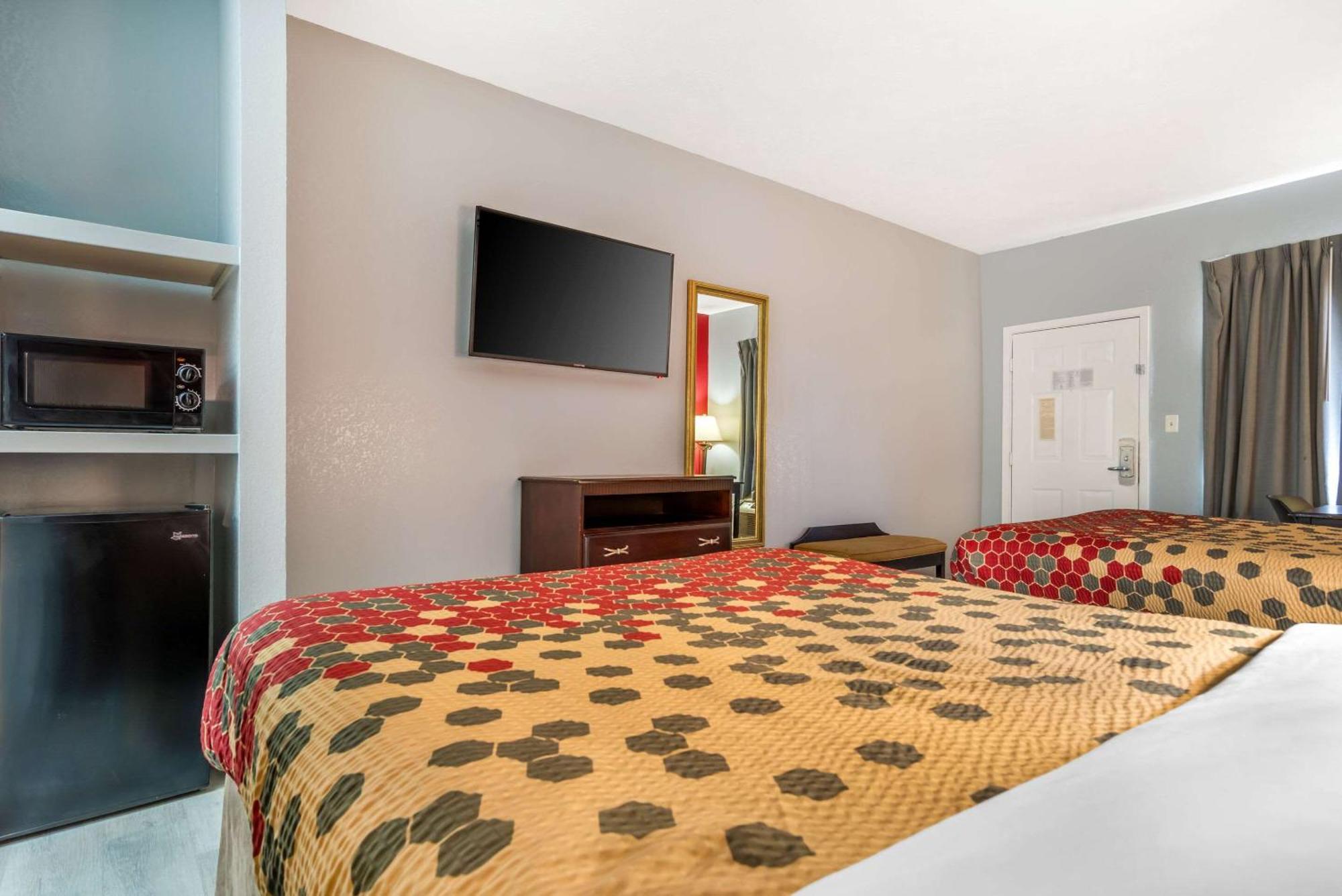 Econo Lodge Inn & Suites Philadelphia Exterior photo