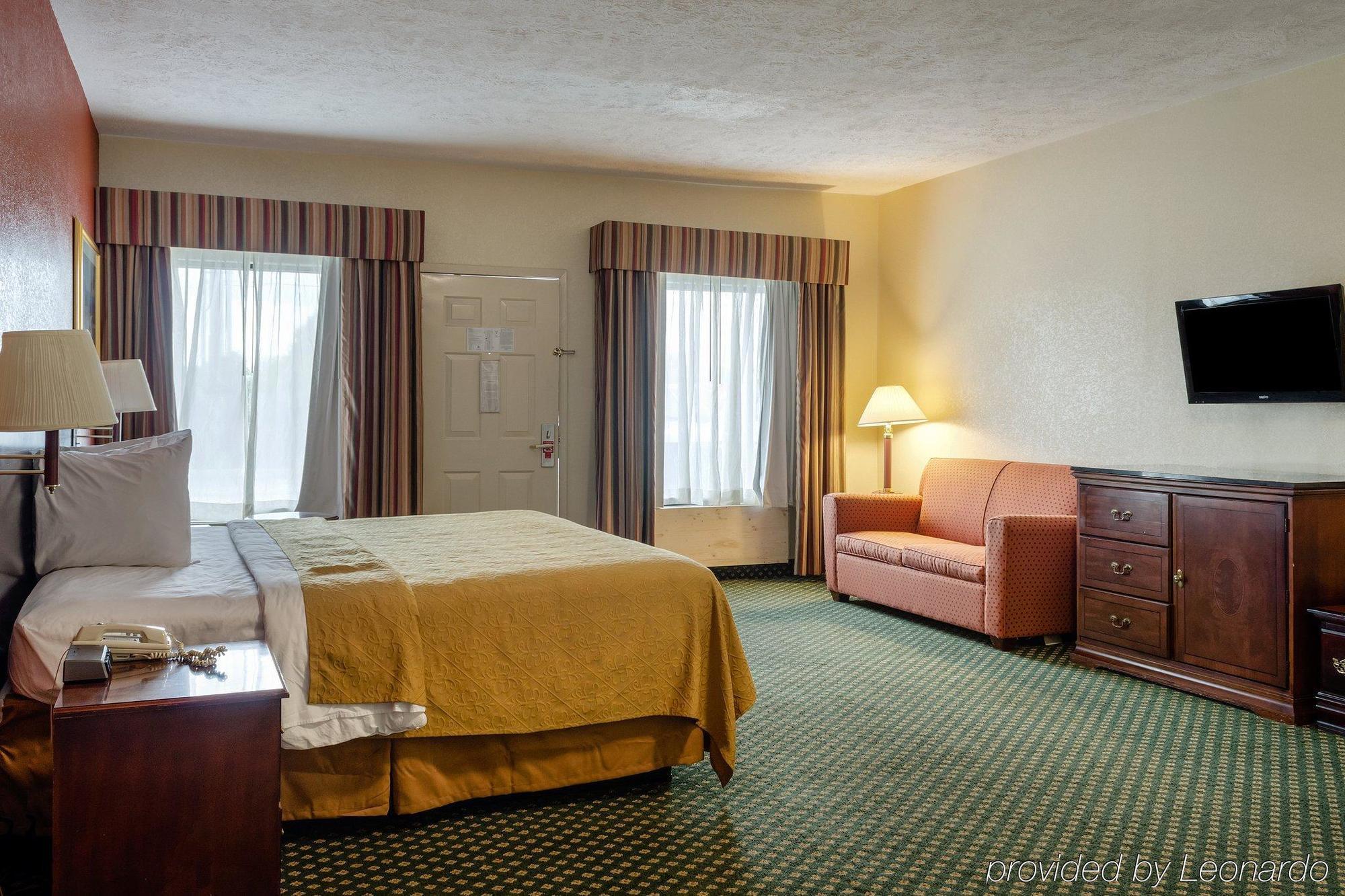 Econo Lodge Inn & Suites Philadelphia Exterior photo